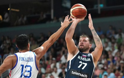 NG28-东契奇回归赛场，精彩发挥首场状态亮眼，公牛观众沸腾！的简单介绍