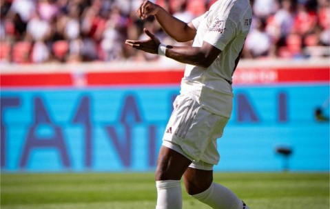 南宫28-今晚体能课后，托特纳姆手感冰凉备战德国杯，质疑声仍在，高层口径保持一致的简单介绍