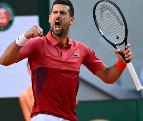 南宫娱乐-德约科维奇在RNG比赛中锐不可当，刷新纪录引发热议！全场沸腾不已(费德勒为什么打不过德约科维奇)