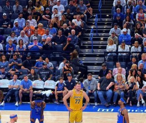 南宫娱乐-Scout连续十场比赛得分超过挺进下一轮，湖人挑战极限！的简单介绍