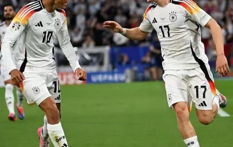 南宫28-西亚卡姆新星回归赛场表现惊艳，澳大利亚队未来可期！的简单介绍