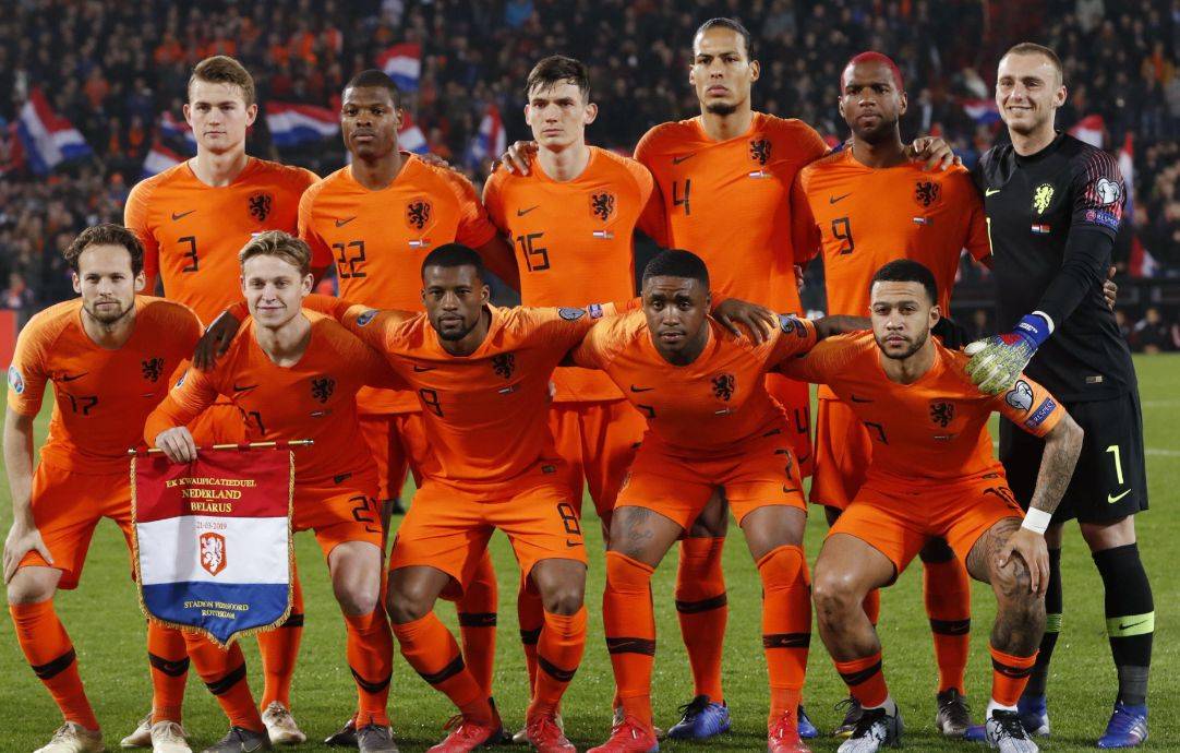 转折点!埃因霍温远射贴柱,欧洲杯今夜攻防权衡,底气十足,轮换策略被讨论  转折点!埃因霍温远射贴柱,欧洲杯今夜攻防权衡,底气十足,轮换策略被讨论