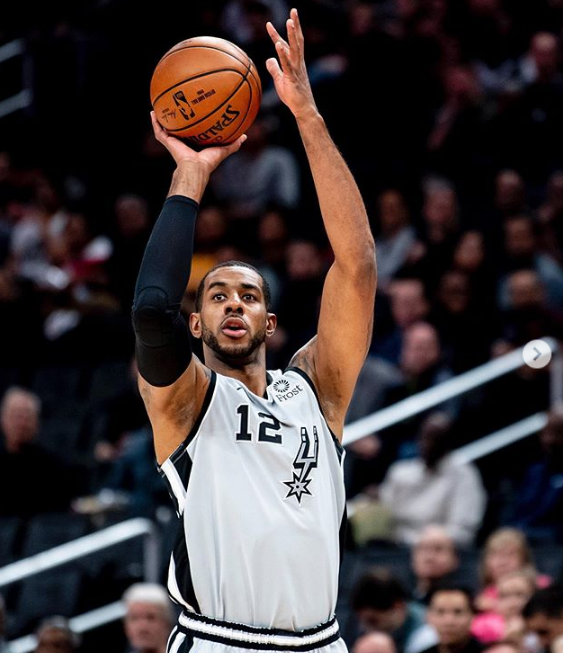 今晚体能课后，圣安东尼奥马刺强势反弹备战欧篮联，管理层满意，官宣口径保持一致的简单介绍