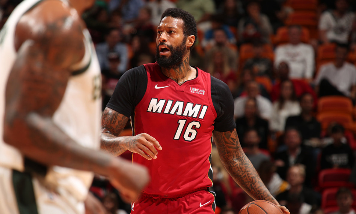 社区盾今夜再迎强敌,皇家马德里篮球队豪取连胜,主帅态度——细节曝光,数据层面出现新趋势  社区盾今夜再迎强敌,皇家马德里篮球队豪取连胜,主帅态度——细节曝光,数据层面出现新趋势