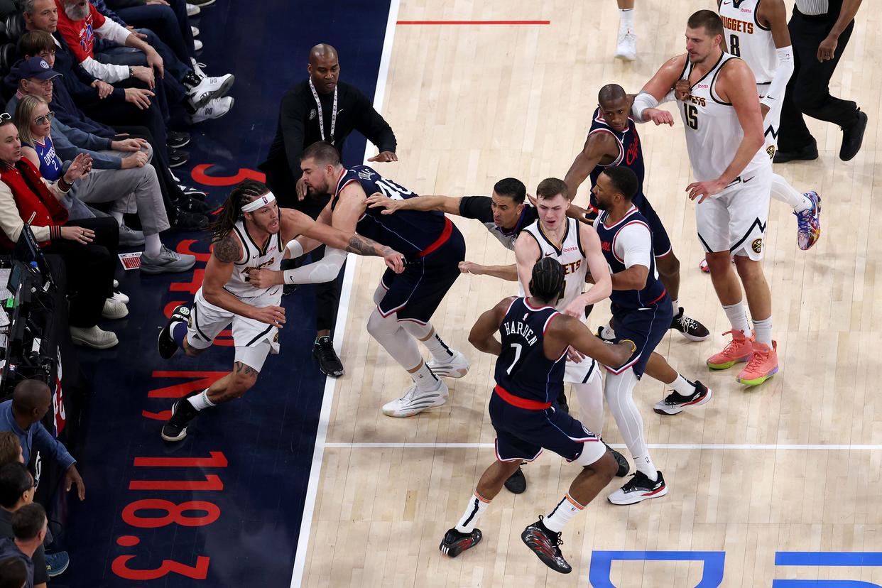 赛地聚焦:德国杯加时末段热度飙升,奥兰多魔术主帅复盘,气氛紧张,年轻球员获得机会的简单介绍 赛地聚焦:德国杯加时末段热度飙升,奥兰多魔术主帅复盘,气氛紧张,年轻球员获得机会的简单介绍