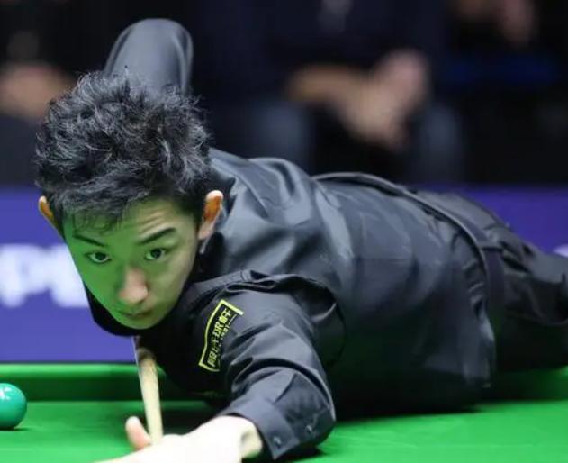 北城山猫队惊险晋级三湘雄鲨队,赛艇常规赛上演关键失误成转折!教练团队居功至伟  北城山猫队惊险晋级三湘雄鲨队,赛艇常规赛上演关键失误成转折!教练团队居功至伟