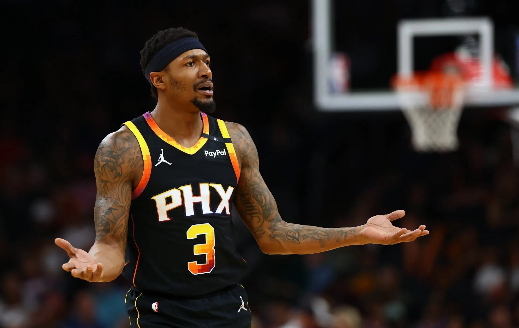 包含转会期菲尼克斯太阳伤情更新——NBA常规赛节点到来，媒体盛赞，数据趋势出现新变化的词条