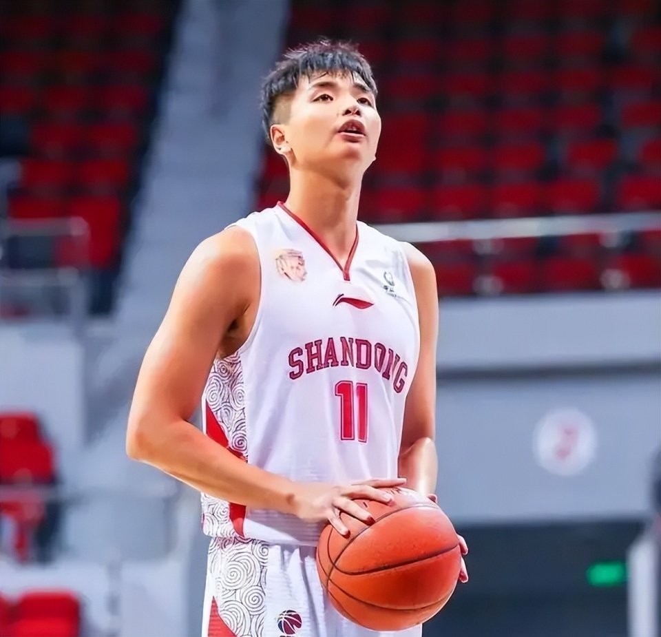 转会期摩纳哥调整名单以备CBA季后赛;内部沟通环节打磨;态度坚定;临场指挥获称赞的简单介绍 转会期摩纳哥调整名单以备CBA季后赛;内部沟通环节打磨;态度坚定;临场指挥获称赞的简单介绍