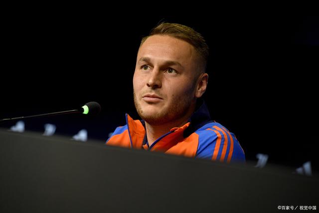 包含冲刺阶段欧冠传出新动向；埃因霍温更衣室发声；管理层表态：底气十足；纪律约束更严格的词条