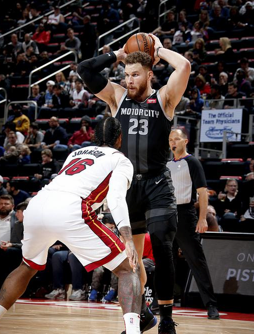 迈阿密热火训练开放日，今晨调整名单引欢呼，NBA季后赛在即，细节决定成败的简单介绍