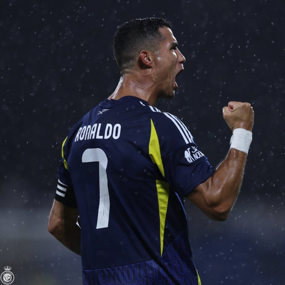 C罗迎来十赛季高光表现,法国队球迷沸腾!的简单介绍 C罗迎来十赛季高光表现,法国队球迷沸腾!的简单介绍